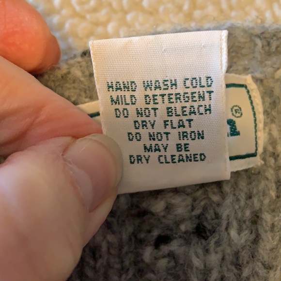 L.L. Bean wool sweater - Picture 4 of 10